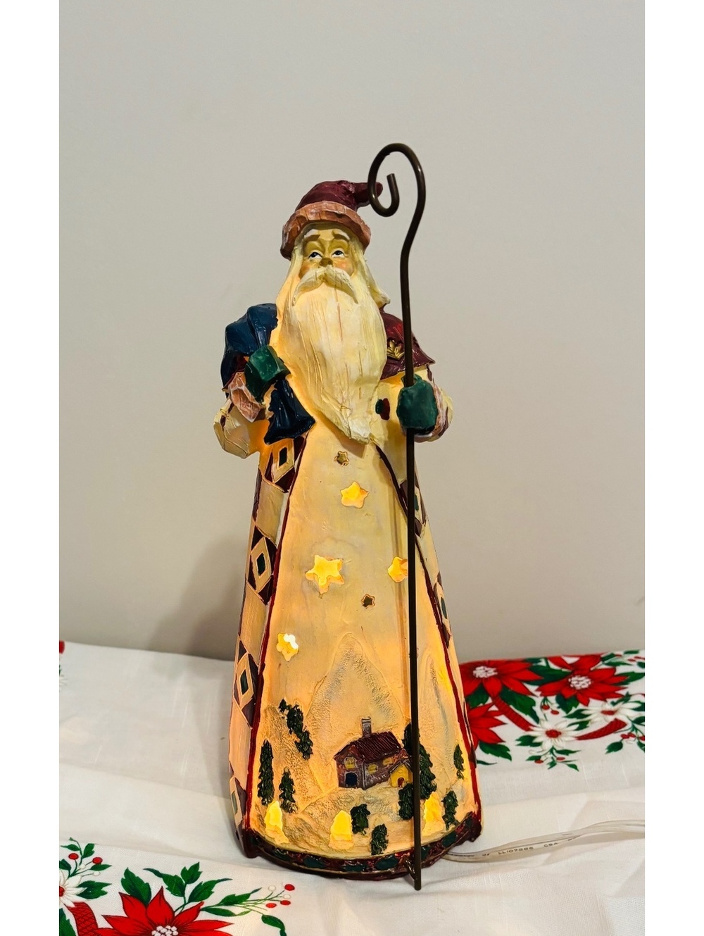 12” Old World Charm Folk Art Illuminates 7 Watt Bulb Christmas Santa